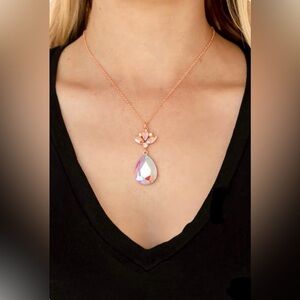 Paparazzi Iridescent Necklace